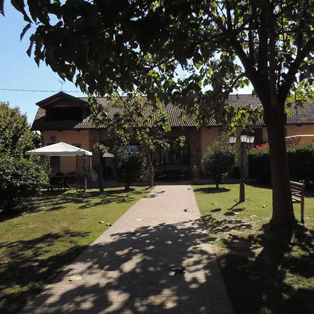 Gospodarstwo wiejskie Isorella Cherasco